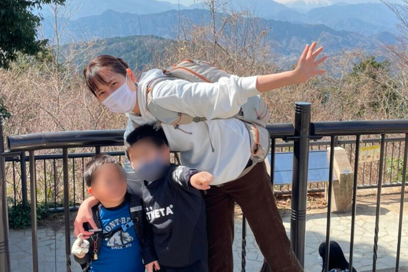 2児の母・青木裕子が、毎年秋になると家族で「高尾山登山」をする理由
